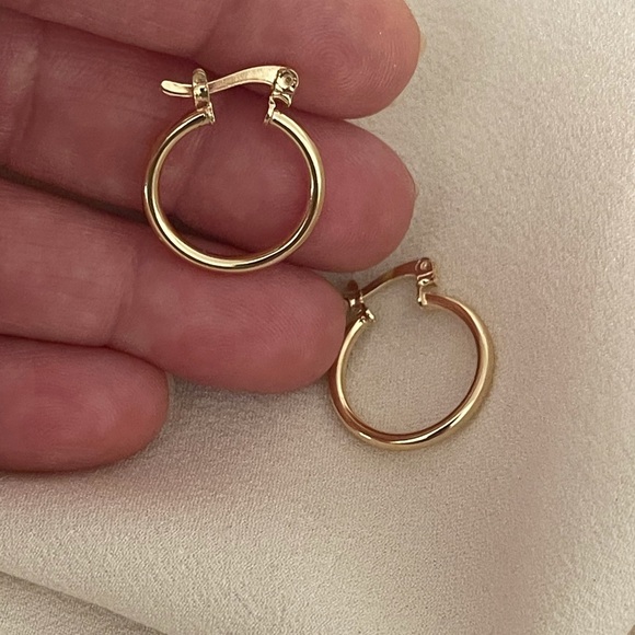 18k Gold Filled Small Hoop Earrings - Picture 6 of 7